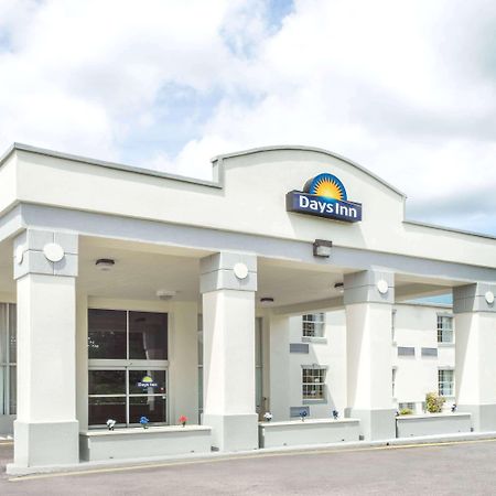 Days Inn By Wyndham Roanoke Near I-81 Exterior photo